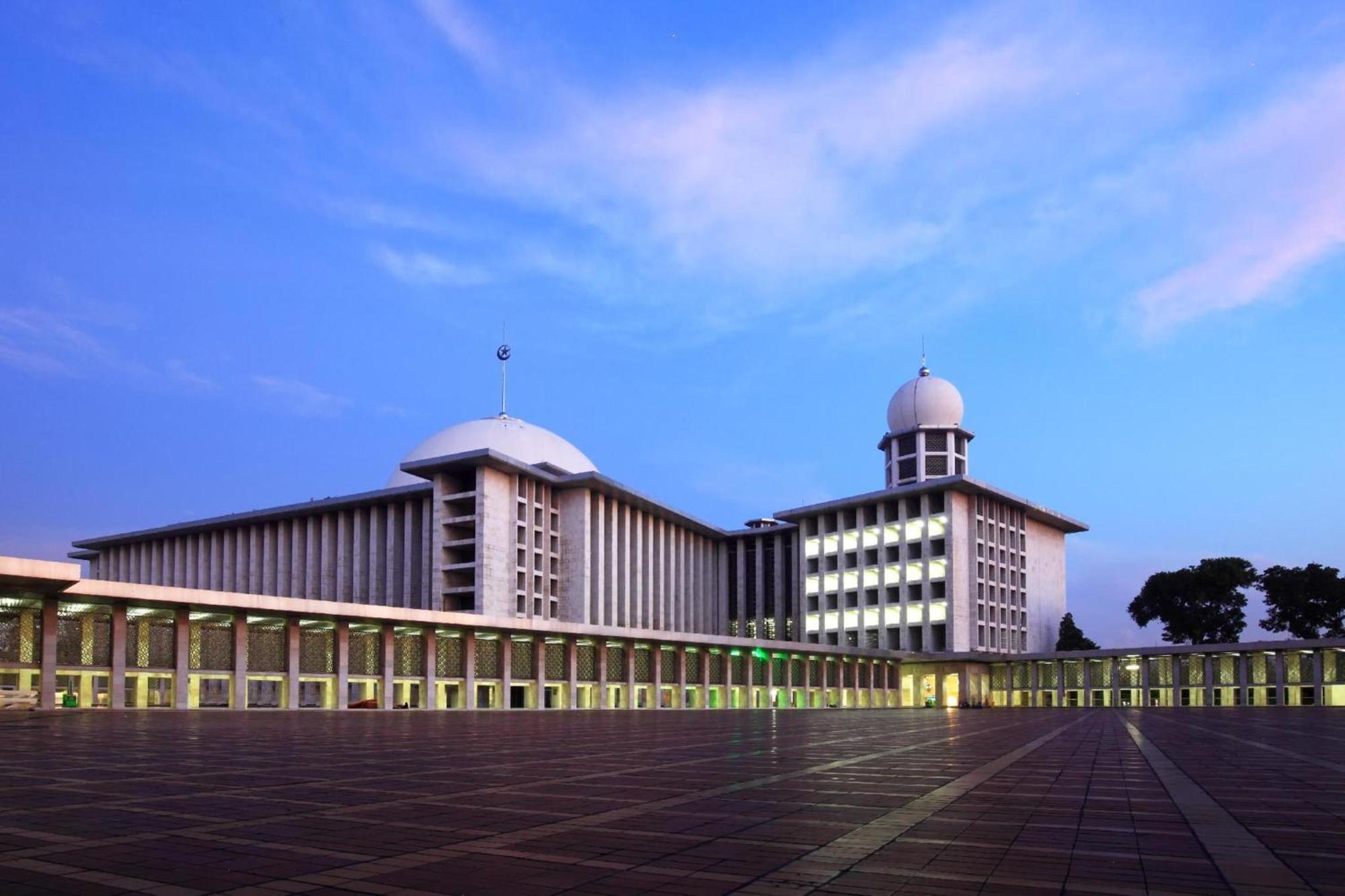 Collection O Hotel Antara Jakarta Luaran gambar