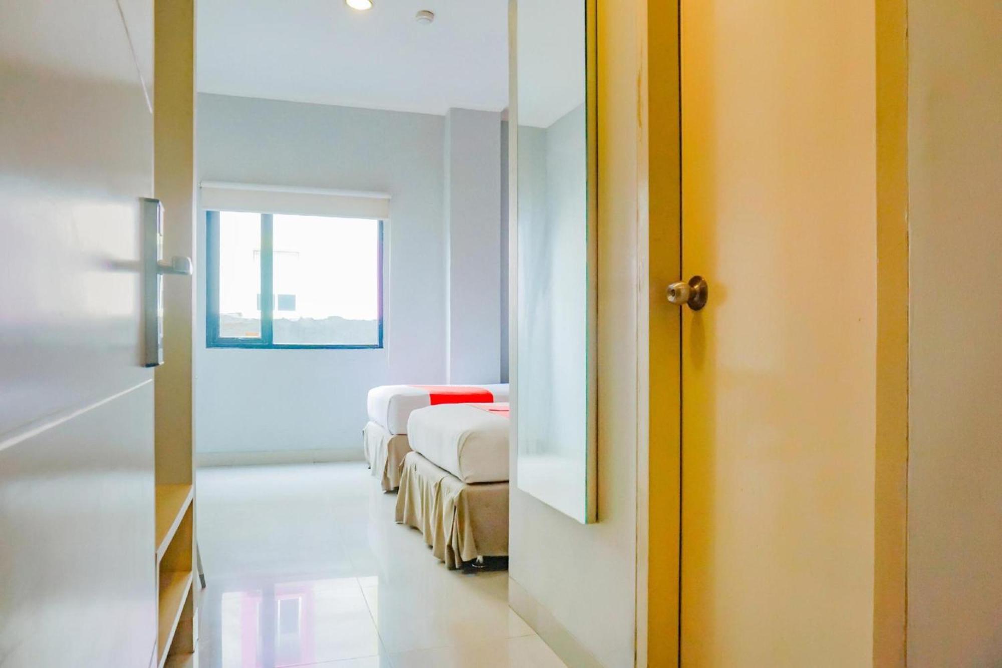 Collection O Hotel Antara Jakarta Luaran gambar