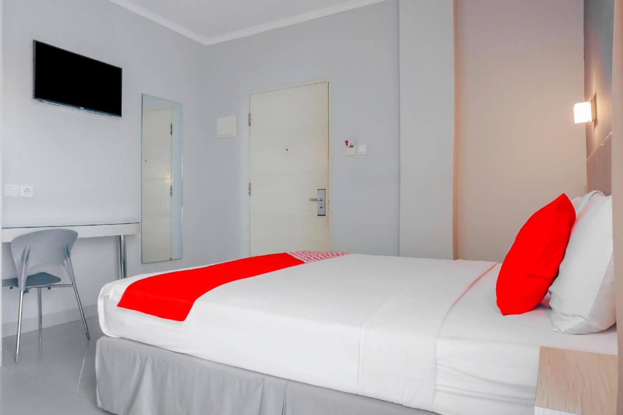 Collection O Hotel Antara Jakarta Luaran gambar