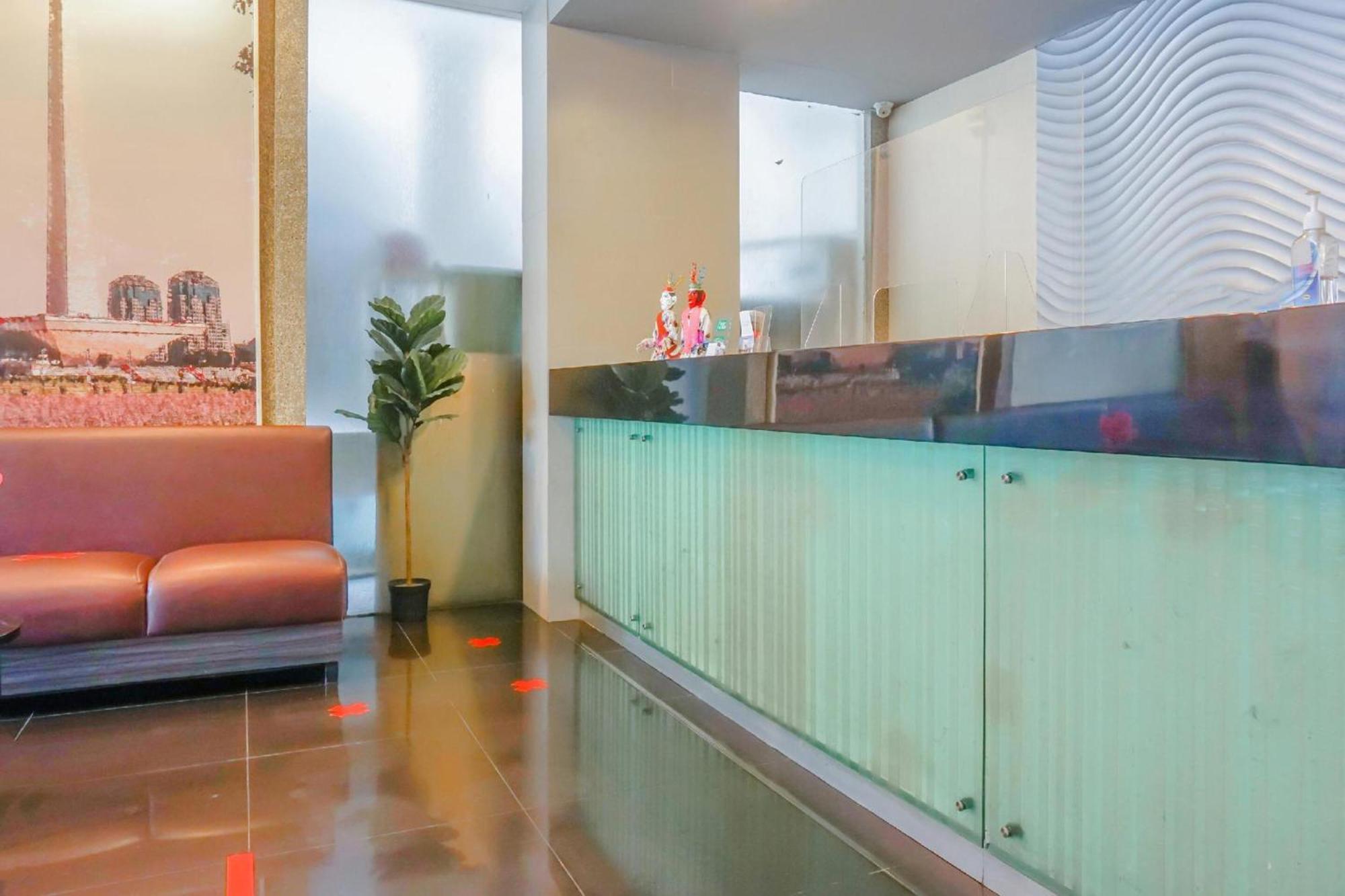 Collection O Hotel Antara Jakarta Luaran gambar